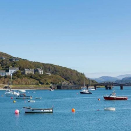 Harbourside 2 Bed Apartment, Barmouth Bridge Views Экстерьер фото