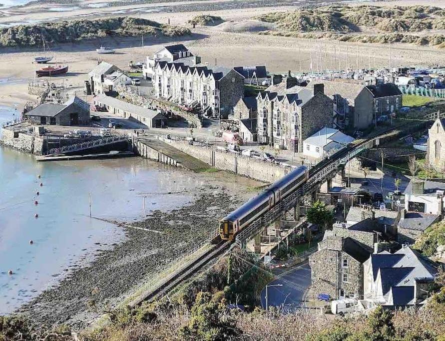 Harbourside 2 Bed Apartment, Barmouth Bridge Views Экстерьер фото